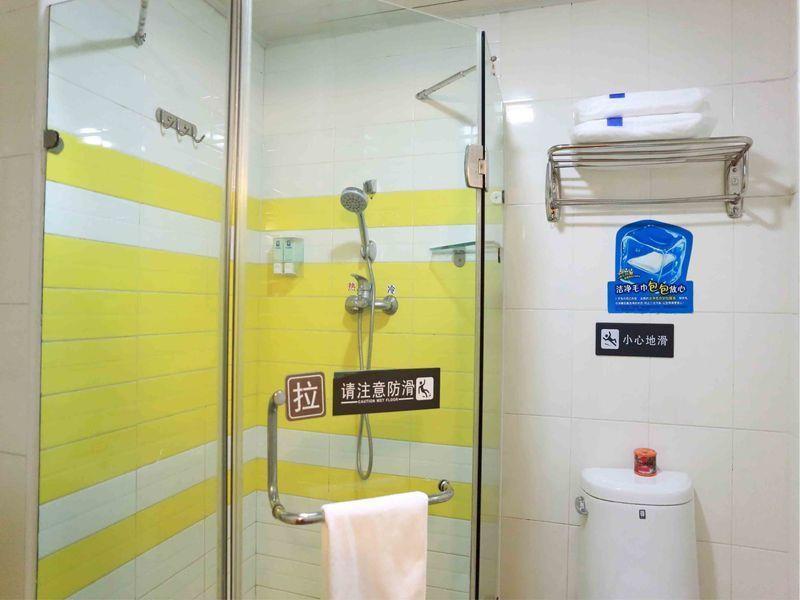 7 Days Inn Ухань Экстерьер фото